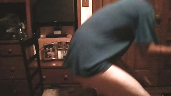 Аматерски секс видео снимено на скриена камера во салонот за масажа
